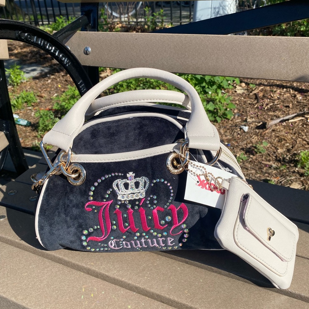 🩷💙💙🩷NEW!!!! Juicy Couture Blue and White Satchel with Signature Style